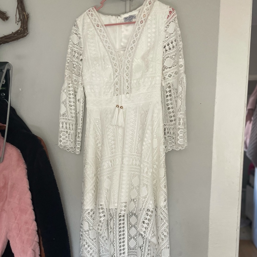 Two sisters dress